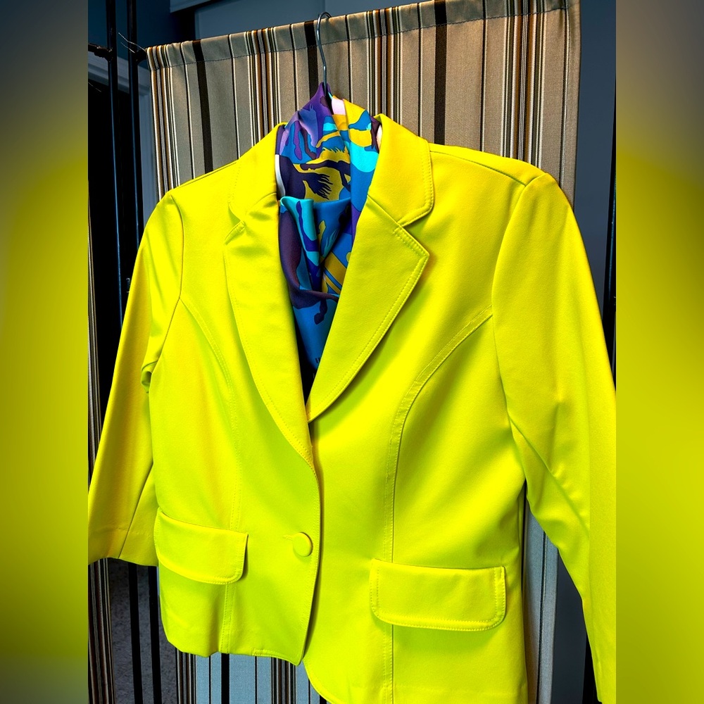 Femme de Carrière jacket